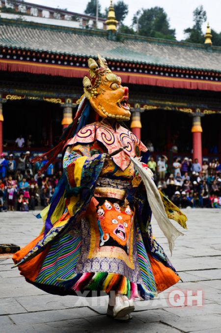 སྐུ་འབུམ་བྱམས་པ་གླིང་དུ་འཆམ་འཁྲབ་པའི་ཆོ་ག་སྤེལ་བ།
